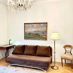 With Terrace Overlooking The Park Lejlighed *