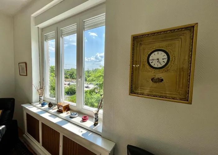 With Terrace Overlooking The Park * Budapesta