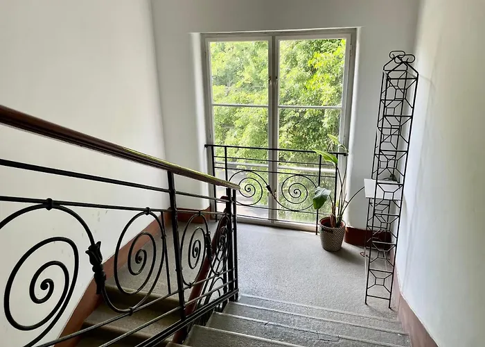 With Terrace Overlooking The Park Budapesta