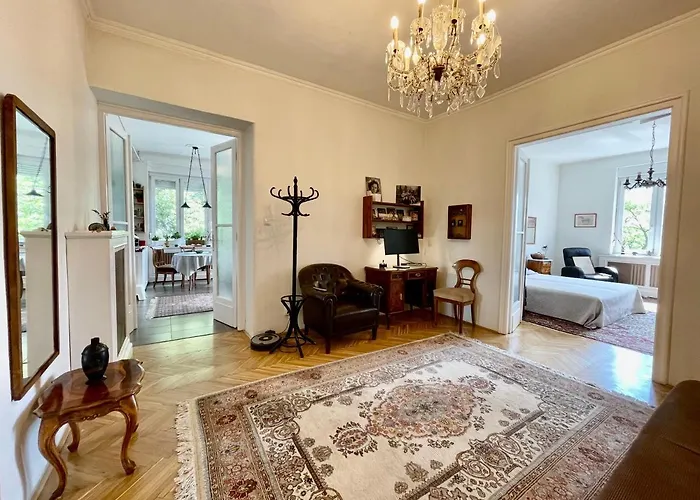 With Terrace Overlooking The Park Апартаменты Будапешт
